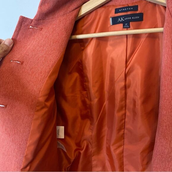 GORGEOUS Anne Klein blazer! Stretch fabric size 4P. - Picture 12 of 13